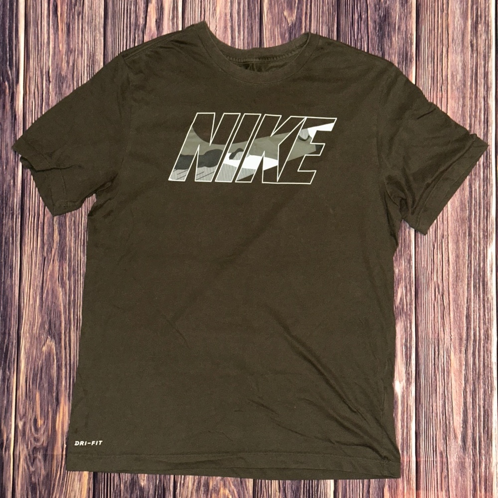 Nike Dri-Fit Camo Graphic tee